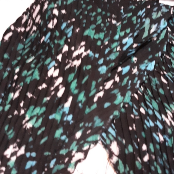 Scarf - Picture 2 of 4